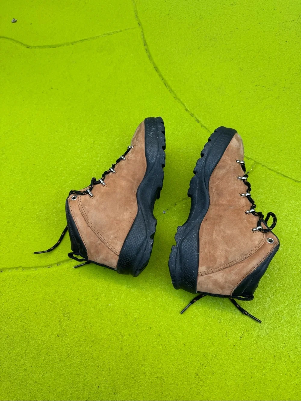 Vintage Nike ACG Brown Nubuck Hiking Boots Trail Shoes Youth 4.5Y Y2k 2000s